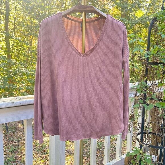 Wild Fable Mauve Rose Soft Ribbed V-Neck Top - Picture 2 of 6